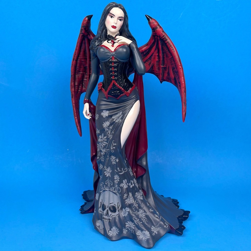 Vampire Lilith Shadows of Darkness Figurine Black Red Skull Gothic Bradford